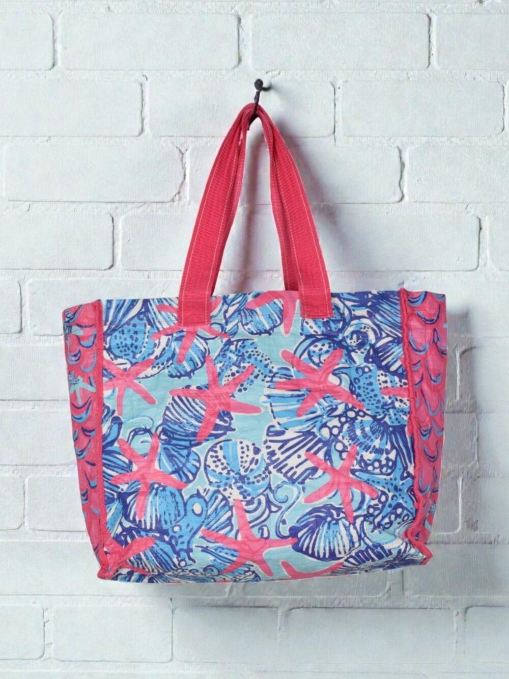 LILLY PULITZER SHE SELLS MARKET TOTE - Picture 10 of 11